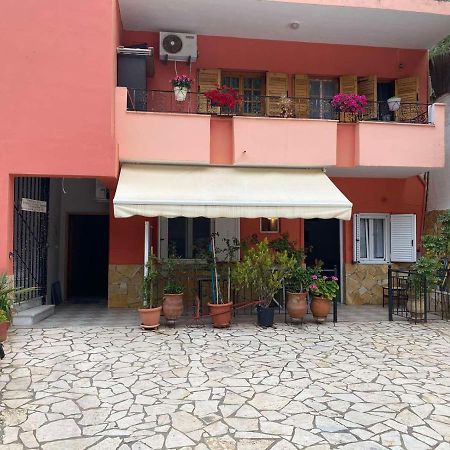 Nakou Freideriki Anthousa Pargas Luaran gambar